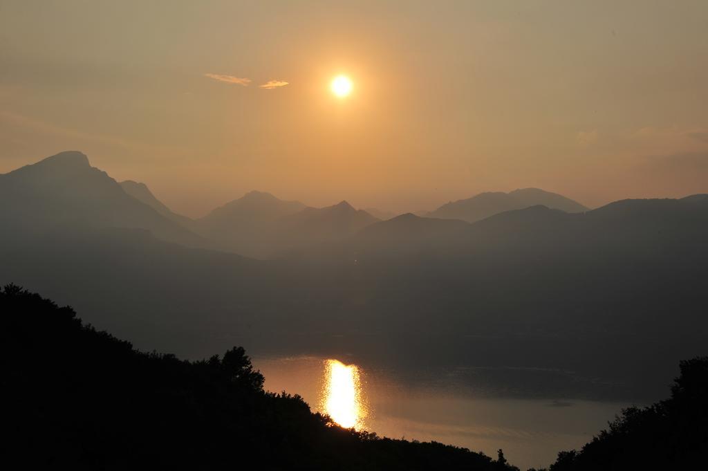 Zeno Suites San Zeno di Montagna Luaran gambar